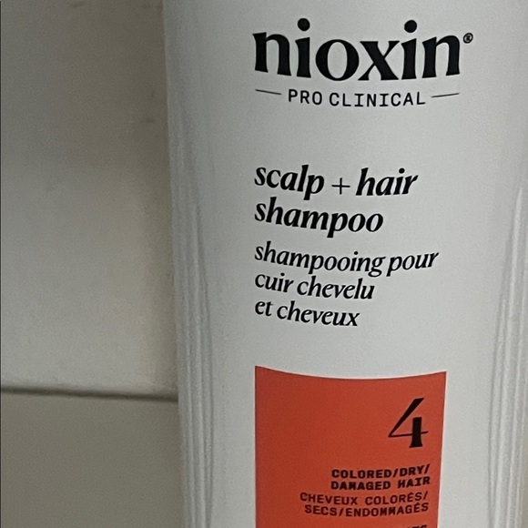 New System 4 Cleanser Shampoo by Nioxin for Unisex /1L/33.8 oz Shampoo - Picture 4 of 10